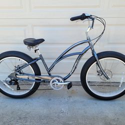 ELECTRA LUX FAT TIRES 7D Cruiser bike.  26×3.5 fat tires. Disc brakes. 7 speed. ALUMINUM frame. NEW condition