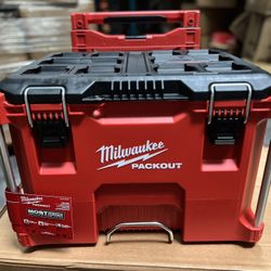 Milwaukee Packout Rolling Tool Box 48-22-8427