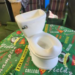 TODDLER POTTY WITH REAL FLUSH SOUND 