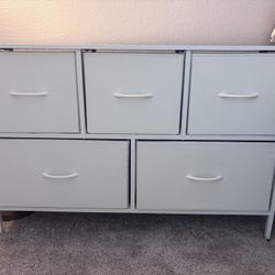 WLIVE White Dresser for Bedroom with 5 Drawers, Chest of Drawers, Fabric Small Dresser with Drawer Organizers