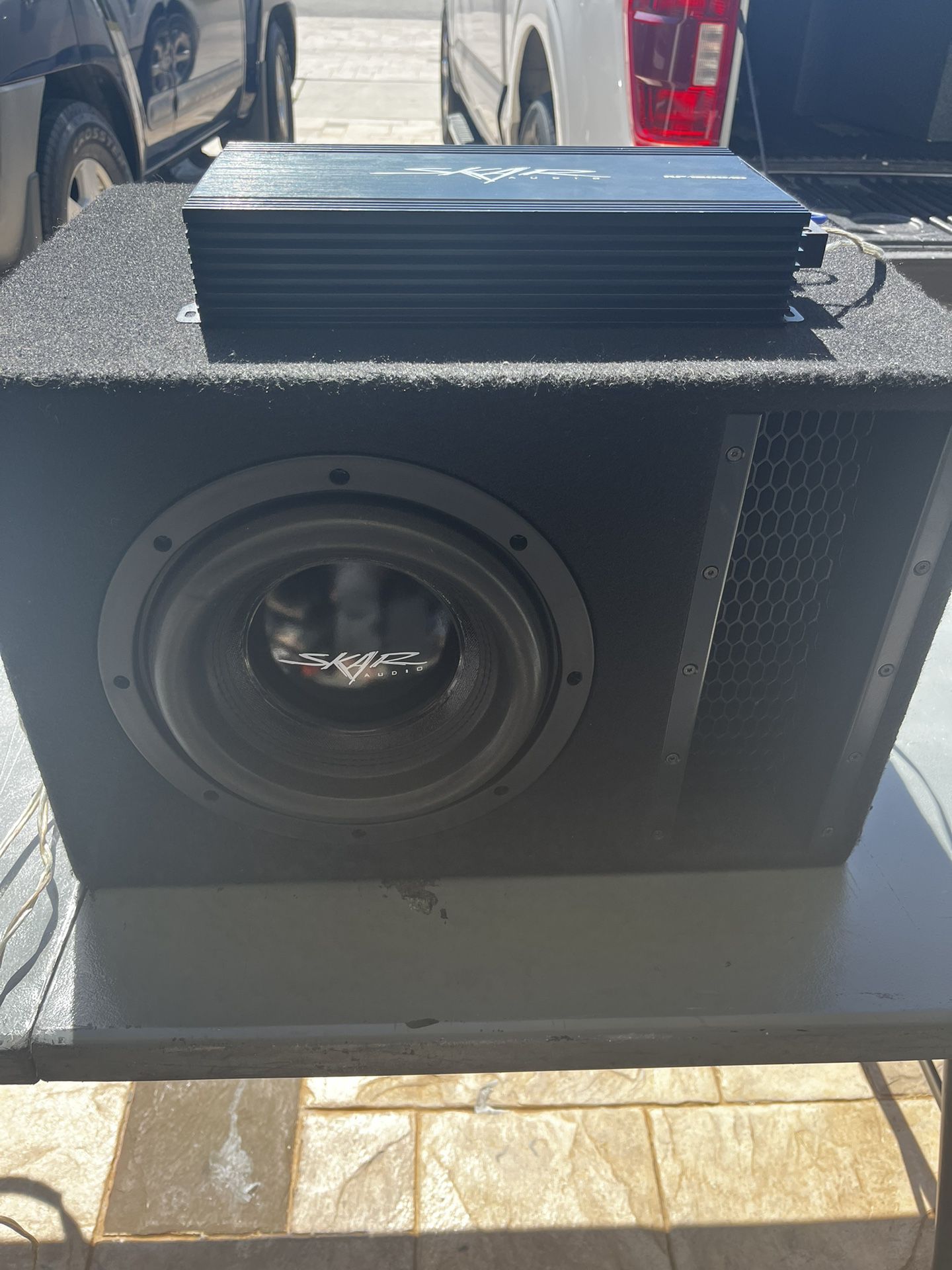 Like New Skar 10” Evl Subwoofer In Matching Box With Amp 