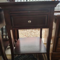 2 End Tables/Night Stands