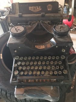 TYPEWRITER