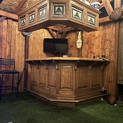 Full Size Bar With Upper Cabinet 