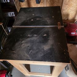 Saw table. 33x24x31"