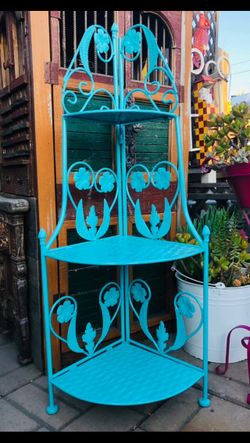 PLANT STAND
