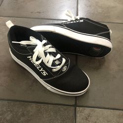 $20 Heelys Size 6
