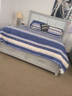 Queen bed