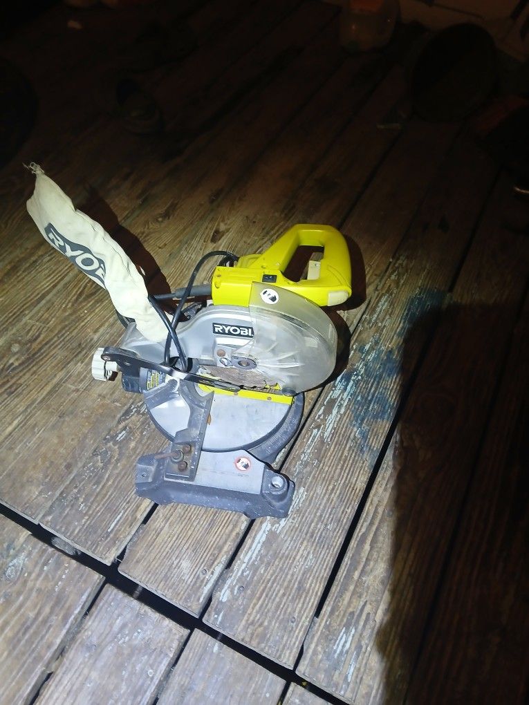 Ryobi Wood Cutter
