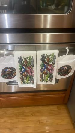 Hand towels and pot holders set