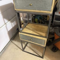 2 Nightstands 