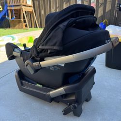 Nuna Car seat And Base