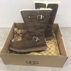 UGGS brown suede like new, ( women’s 7-7.5) kids 5
