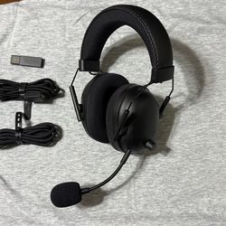 Razer V2 Pro Black Over-Ear Gaming Headset Boom Mic USB USB-C