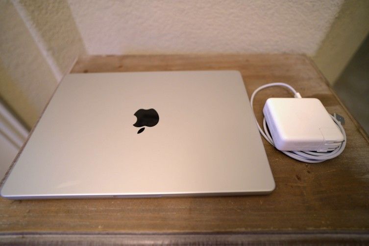 MacBook Pro '14 Silver