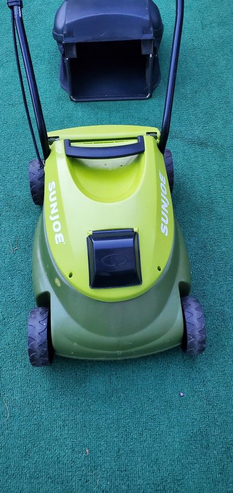 SunJoe 14in Cordless Lawn Mower