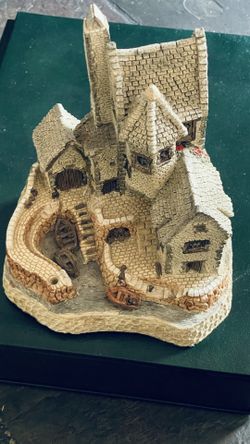 Cornish Hat our Cottage - David Winter West Country Collection 