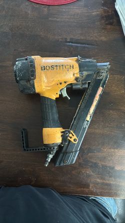 Pistola de cachuela bostich strap shot nailer