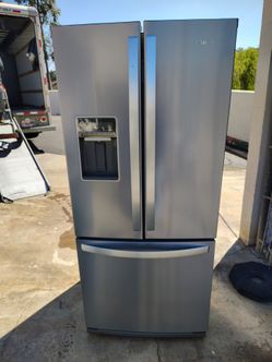 Whirlpool french door refrigerator freezer