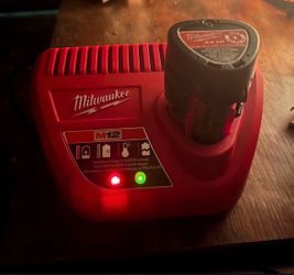 Milwaukee M12 Lithium-Ion Battery Charger with battery
