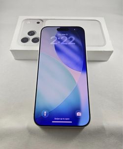 Unlocked IPhone 17 pro max 256GB like new
