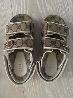 Like new Gucci Marmont GG Slingback Sandals in beige and ebony canvas with white leather trim