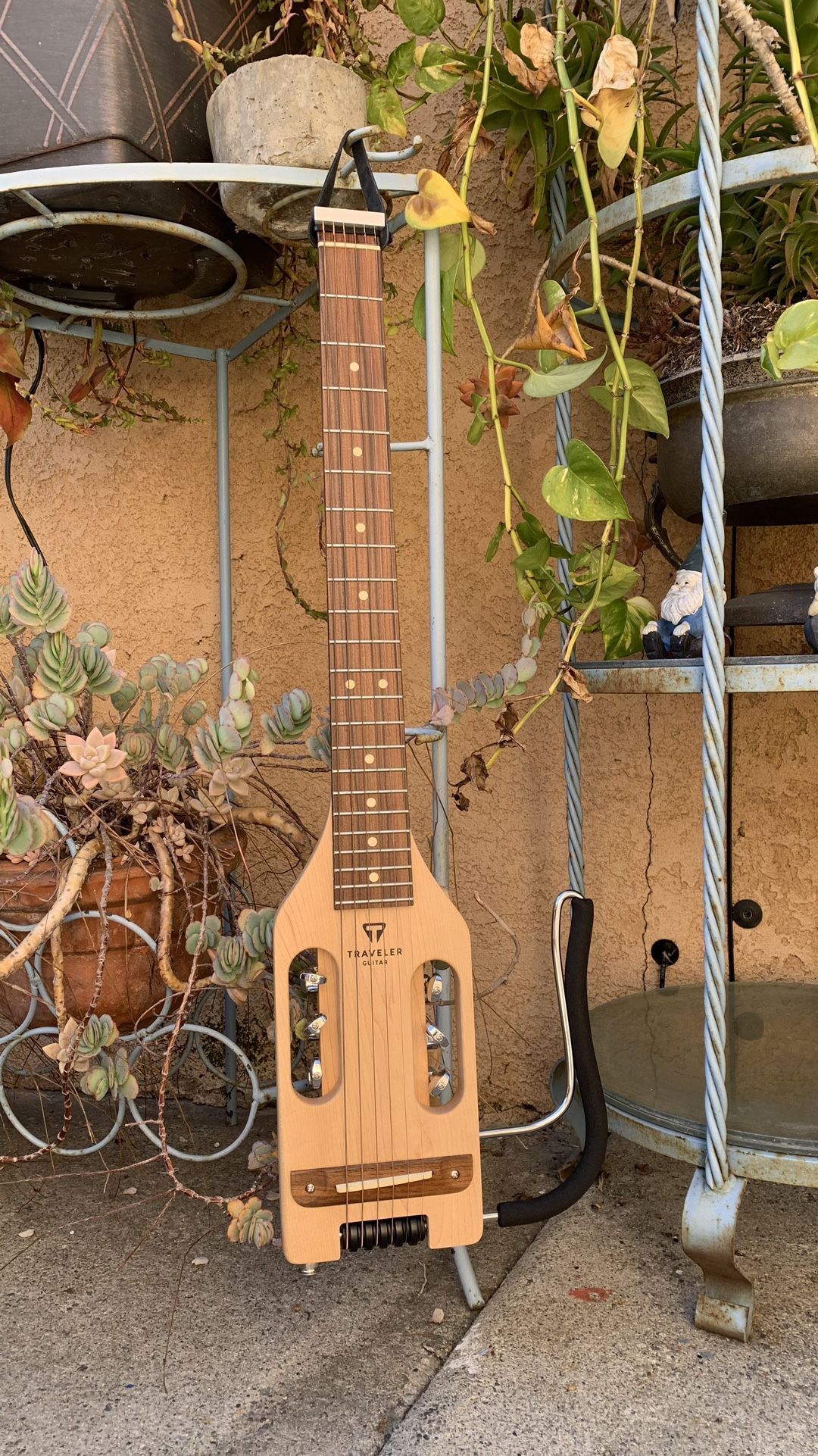 Traveler Guitar LIKE NEW