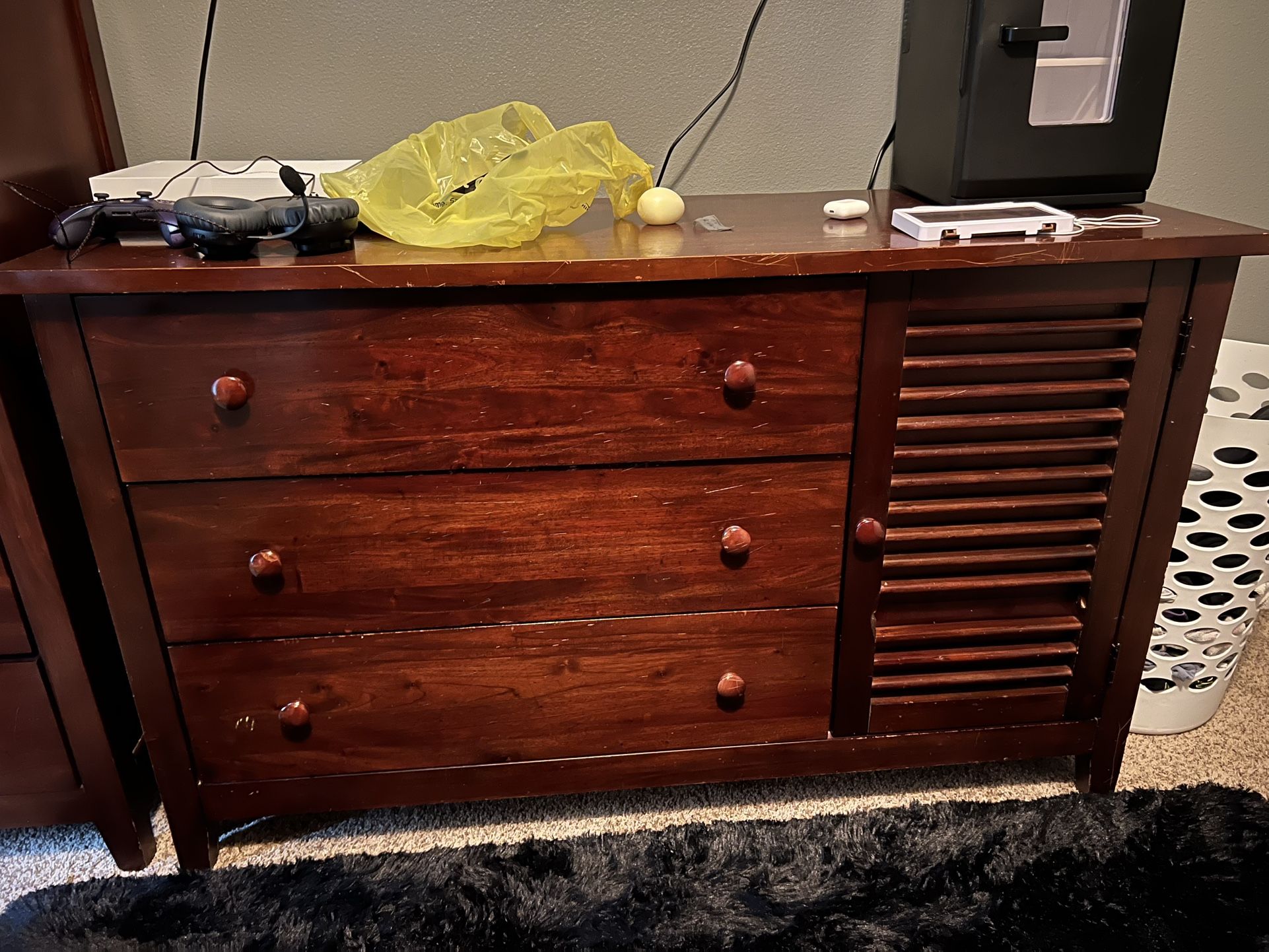Male and female Dresser Set
