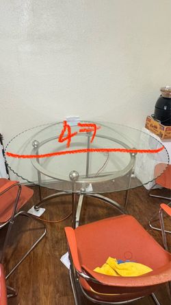 Glass dinning table
