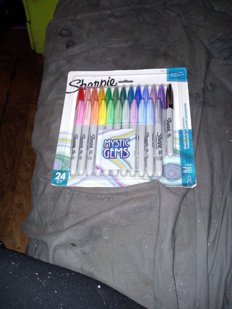 24 Pack Sharpie Markers
