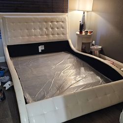Retro Style Queen Sized Bed Frame
