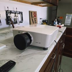 Vivitek D5380U-WNL DLP Projector