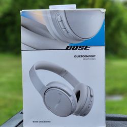 Bose QuietComfort Wireless Over-Ear Headphones - White