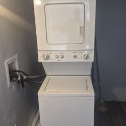 Two (2) In On 1 WASHING MACHINE COUPLE MONTH OLD 