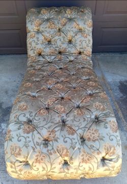 GORGEOUS VINTAGE TUFTED DAMASK CHAISE LOUNGE