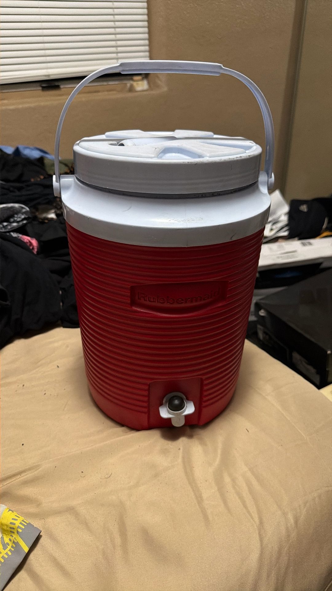 Rubbermaid Jug