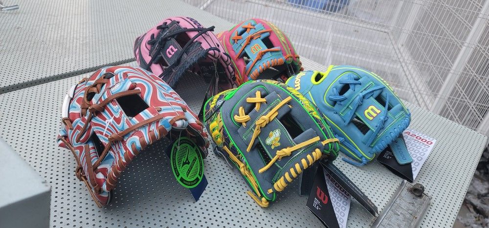 HIGH SCHOOL BASEBALL EQUIPMENT 