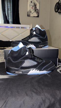 Air Jordan Retro 5 Black UNC