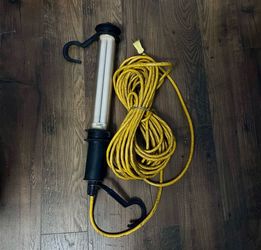 Portable Fluorescent Work Light with Long Cord