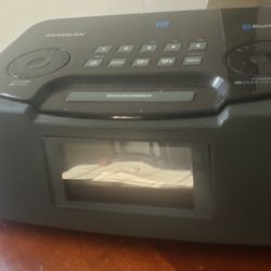 NICE BLUETOOTH ALARM + SPEAKER GREAT SOUNDING SPEAKERS