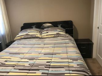 queen bed +mattress+ mirror dresser+2 nightstands
