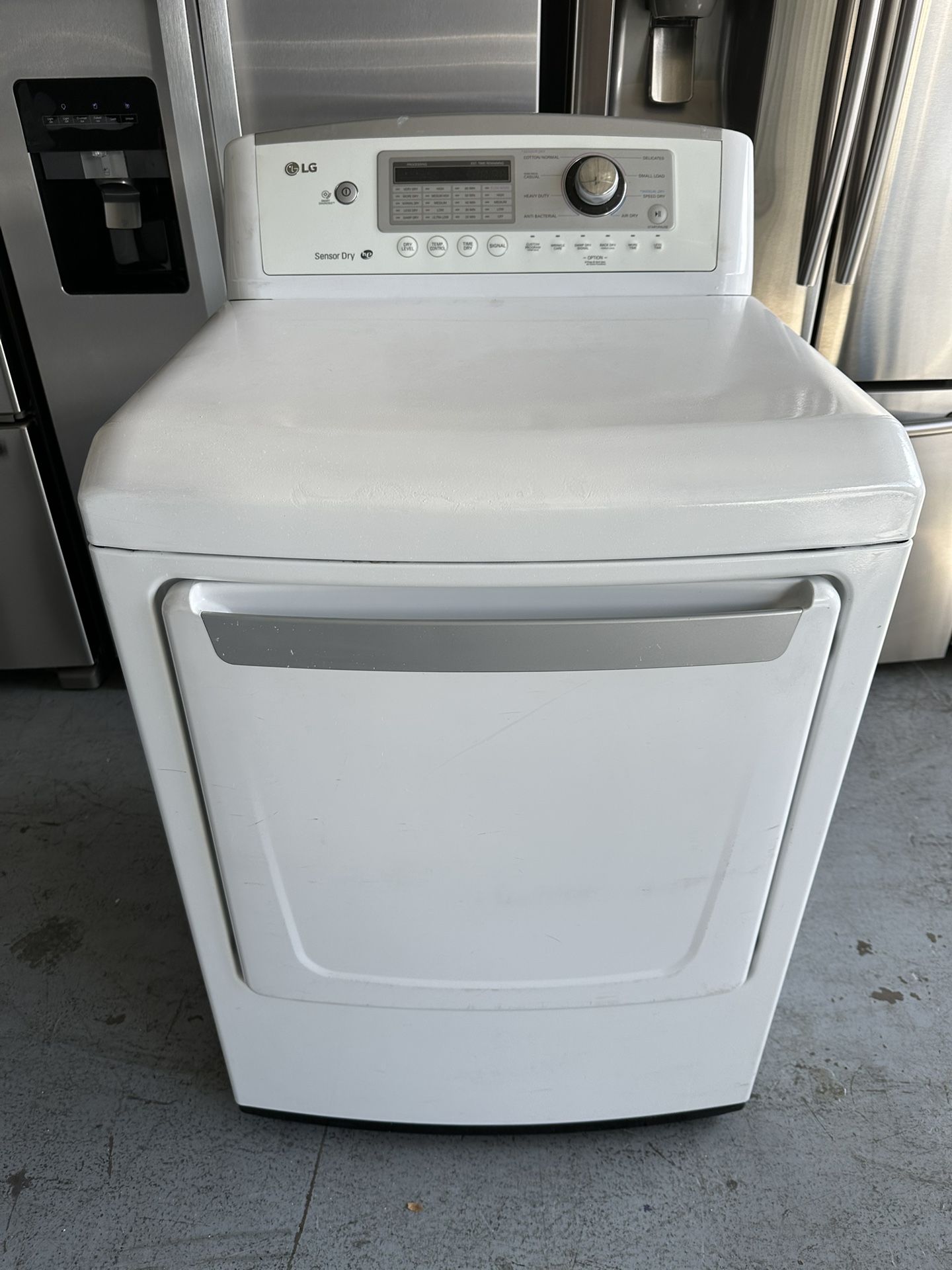 LG Electric Dryer (1 Month Warranty)