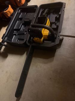 DeWalt Cordless Chainsaw with Case 20 in