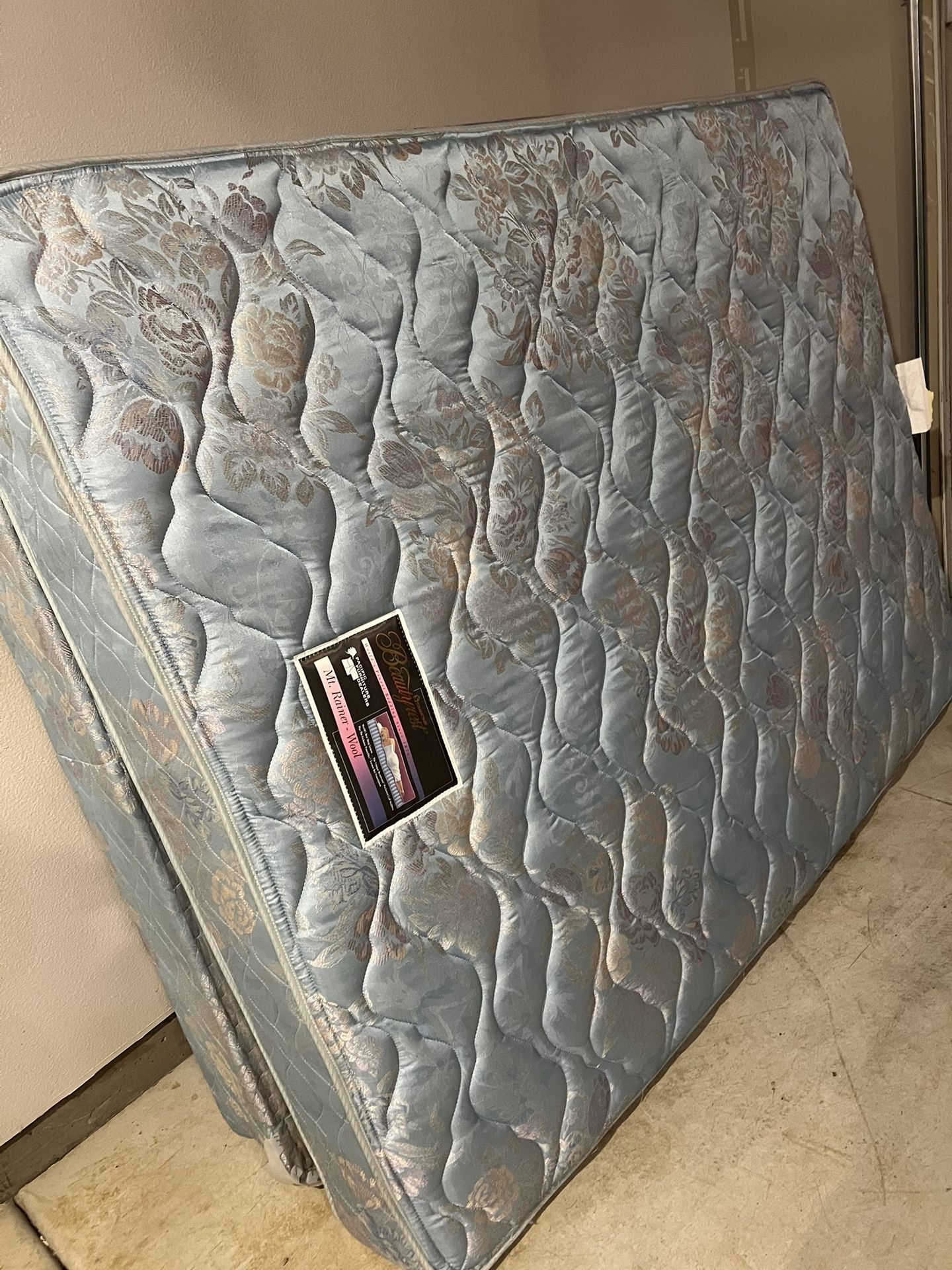 Queen Mattress Simmons Beauty Rest