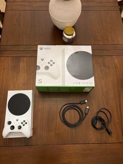 Slightly used Xbox Series S with 512 GB SSD and 120 FPs