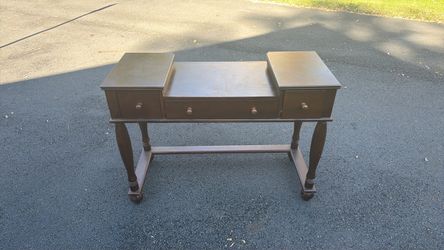 Desk vanity