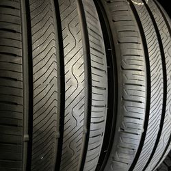 Tengo estas 2 llantas 195/50R19 88H TOYOTIRES EXTENSA A/S
