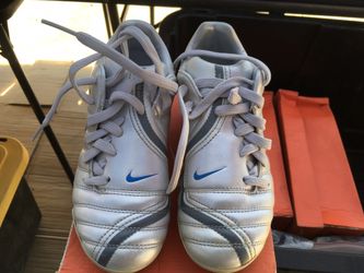 Kids Nike Soccer shoes. Size 13