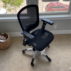 Ergonomic Office Chair - Like New
