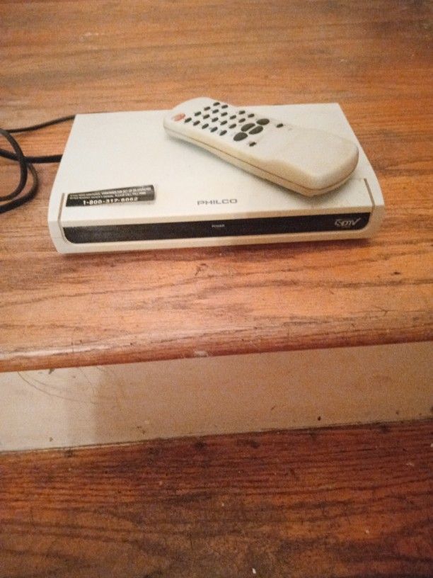 Philco Digital Analog Converter Box/ SD TV With Remote Control